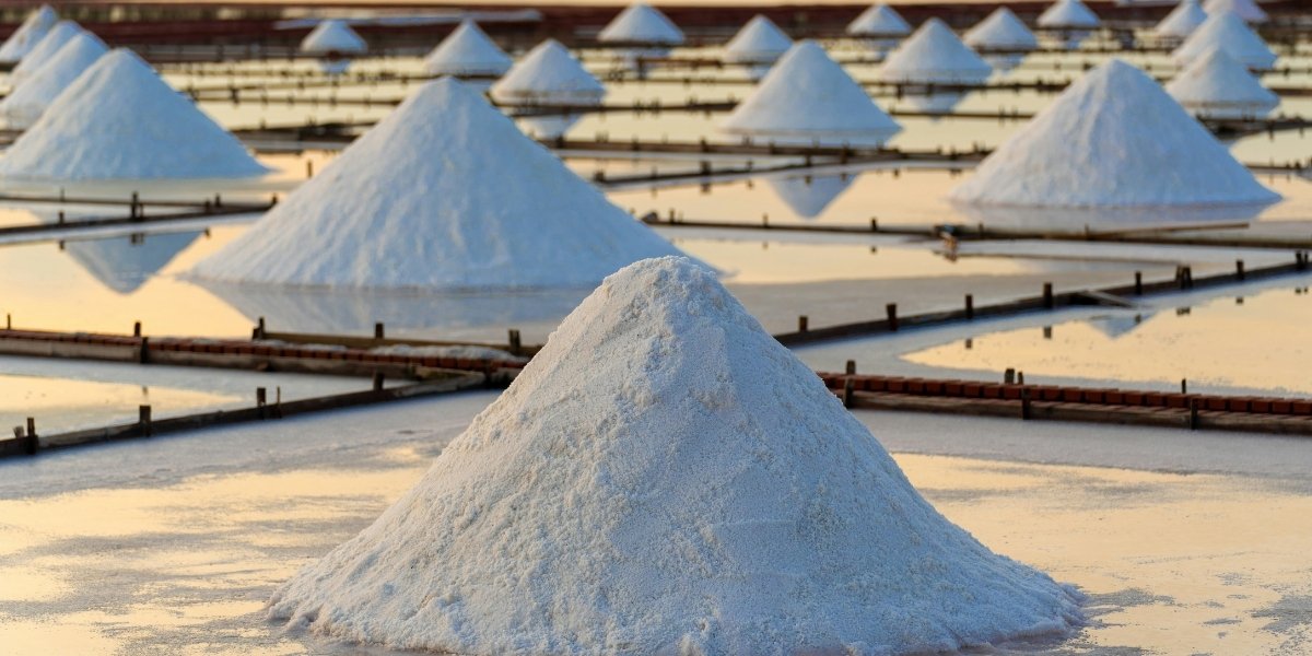 The Truth Behind Himalayan Salt and Sea Salt: Debunking Myths