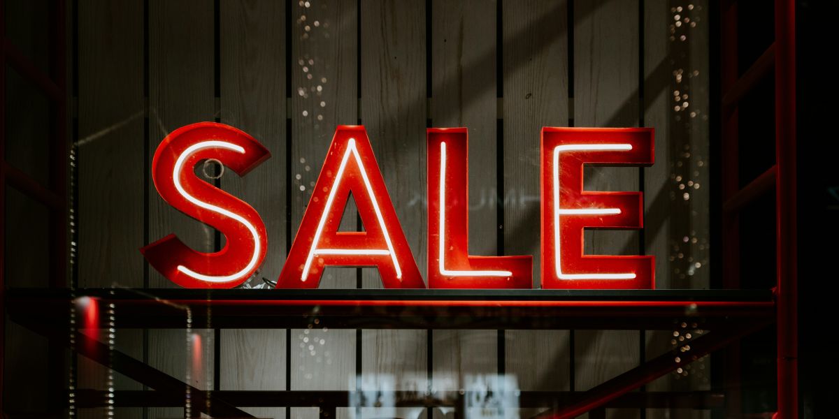 Branding vs. Selling The Marketing Balance That Dr. Connor Robertson Uses to Grow Businesses