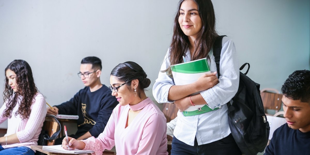Federal vs. Private Student Loans: Which Option is Right for You?