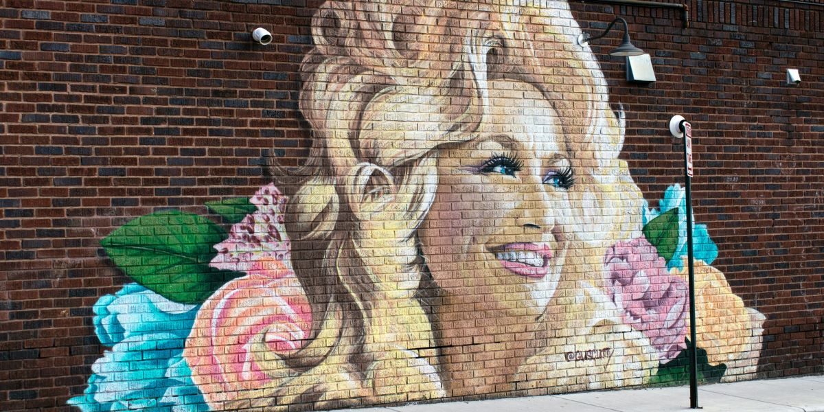 Dolly Parton, Country Music Icon and Architect of an American Legacy, Dies at 80