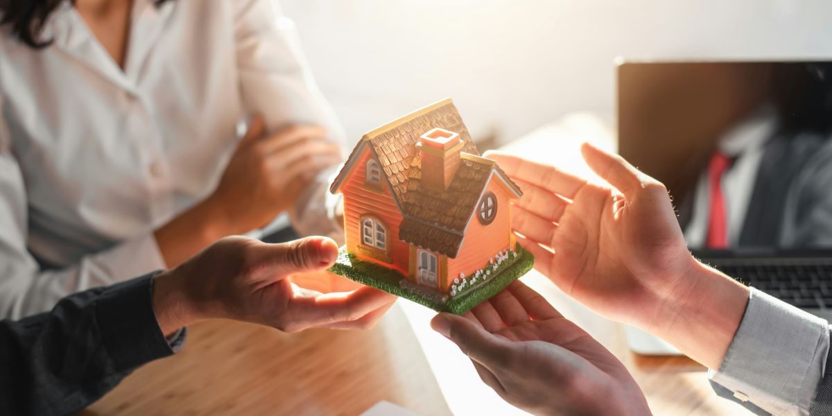 Mortgage Rates Climb to 7.49% for a Seventh Straight Week as Applications Fall to Their Lowest Level Since January 2025