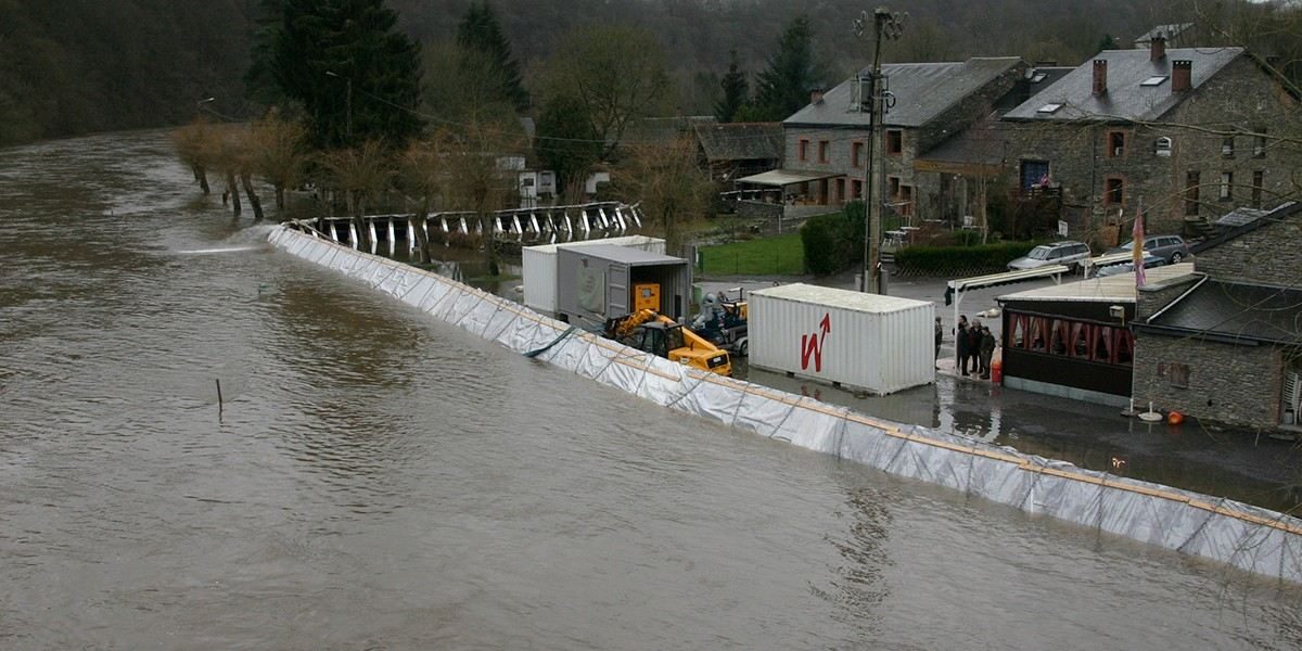The Evolution of Modern Flood Defense – How Geodesign Barriers Redefined Engineering Solutions for a Changing Climate The Evolution of Modern Flood Defense - How Geodesign Barriers Redefined Engineering Solutions for a Changing Climate