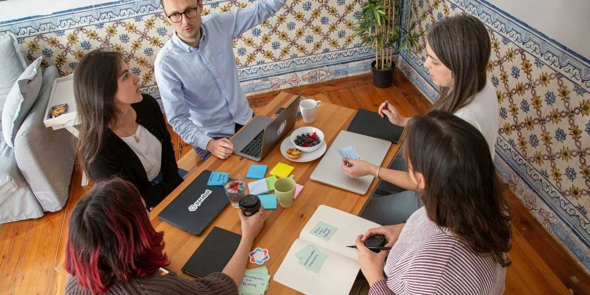 How to Build Confidence to Ask Questions in the Workplace